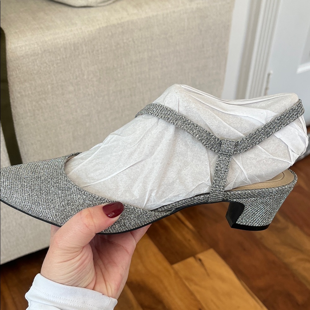 Life Stride Gray Textured Heels